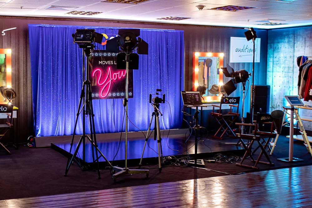 example of scenography to use at video activation in events